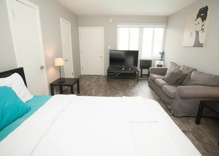 Hollywood Apartments